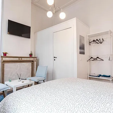 Beautiful Serenity Stylish Shared At Ghent's Apartment