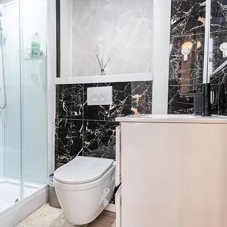 Beautiful Serenity Stylish Shared At Ghent's Apartment